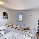 Enna With Heated Pool, Zadar Willa Crno