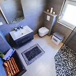 Enna With Heated Pool, Zadar *