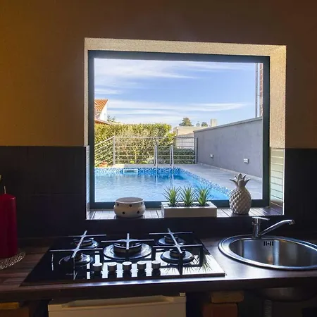 Vila Enna With Heated Pool, Zadar *