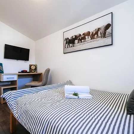 Enna With Heated Pool, Zadar Vila *