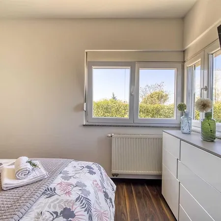 Enna With Heated Pool, Zadar Villa