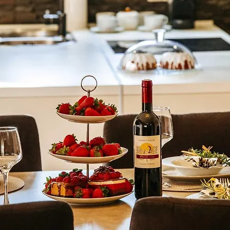 Enna With Heated Pool, Zadar Villa Crno