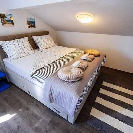 Enna With Heated Pool, Zadar *