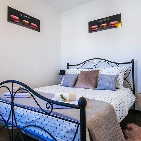 Vila Enna With Heated Pool, Zadar