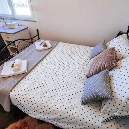 Enna With Heated Pool, Zadar Villa Crno