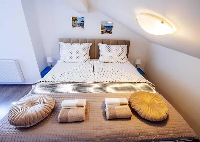 别墅 Enna With Heated Pool, Zadar Crno