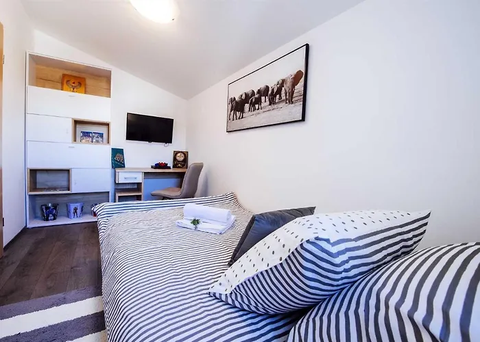 Enna With Heated Pool, Zadar 别墅 Crno