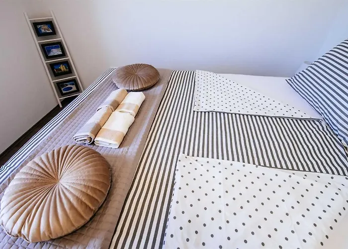 Enna With Heated Pool, Zadar *