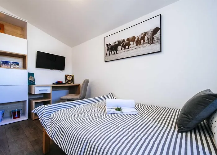 Enna With Heated Pool, Zadar 别墅 *