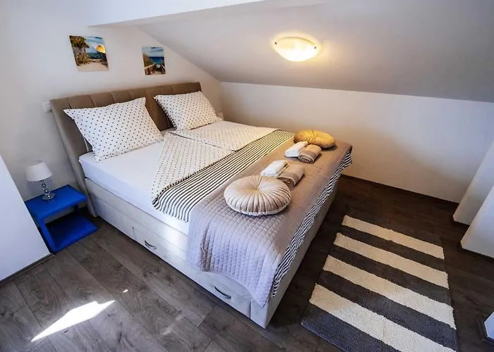 Enna With Heated Pool, Zadar *