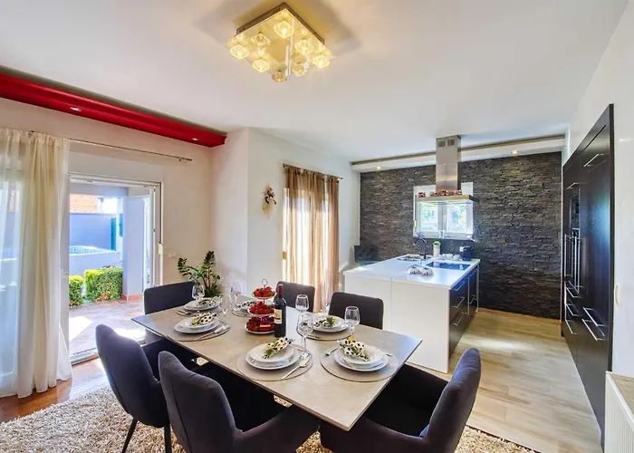 Enna With Heated Pool, Zadar 别墅 *