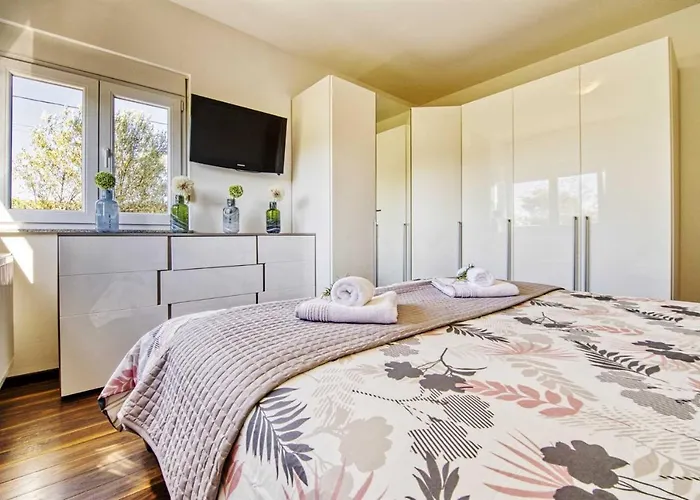 Enna With Heated Pool, Zadar 别墅 *