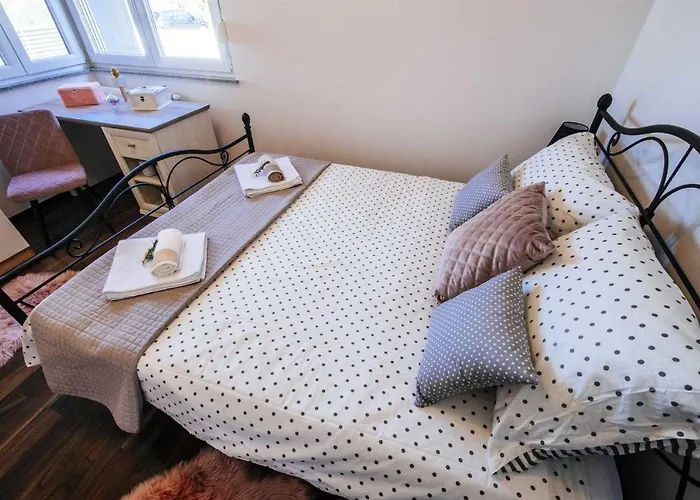 Enna With Heated Pool, Zadar 别墅 Crno