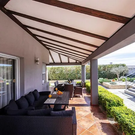 Vila Enna With Heated Pool, Zadar *