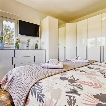 Enna With Heated Pool, Zadar Vila *