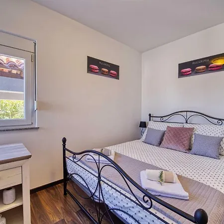 Enna With Heated Pool, Zadar ヴィラ