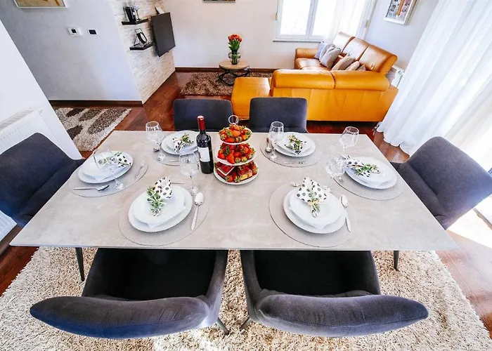 Villa Enna With Heated Pool, Zadar Crno