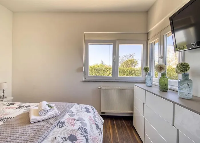 Enna With Heated Pool, Zadar Villa