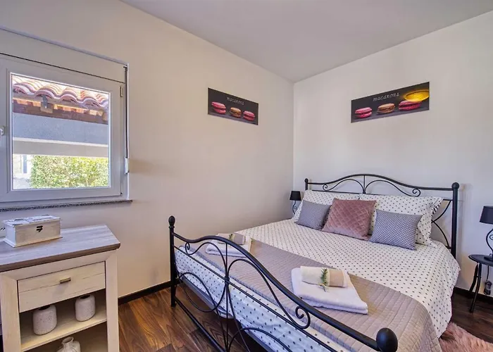 Enna With Heated Pool, Zadar Villa